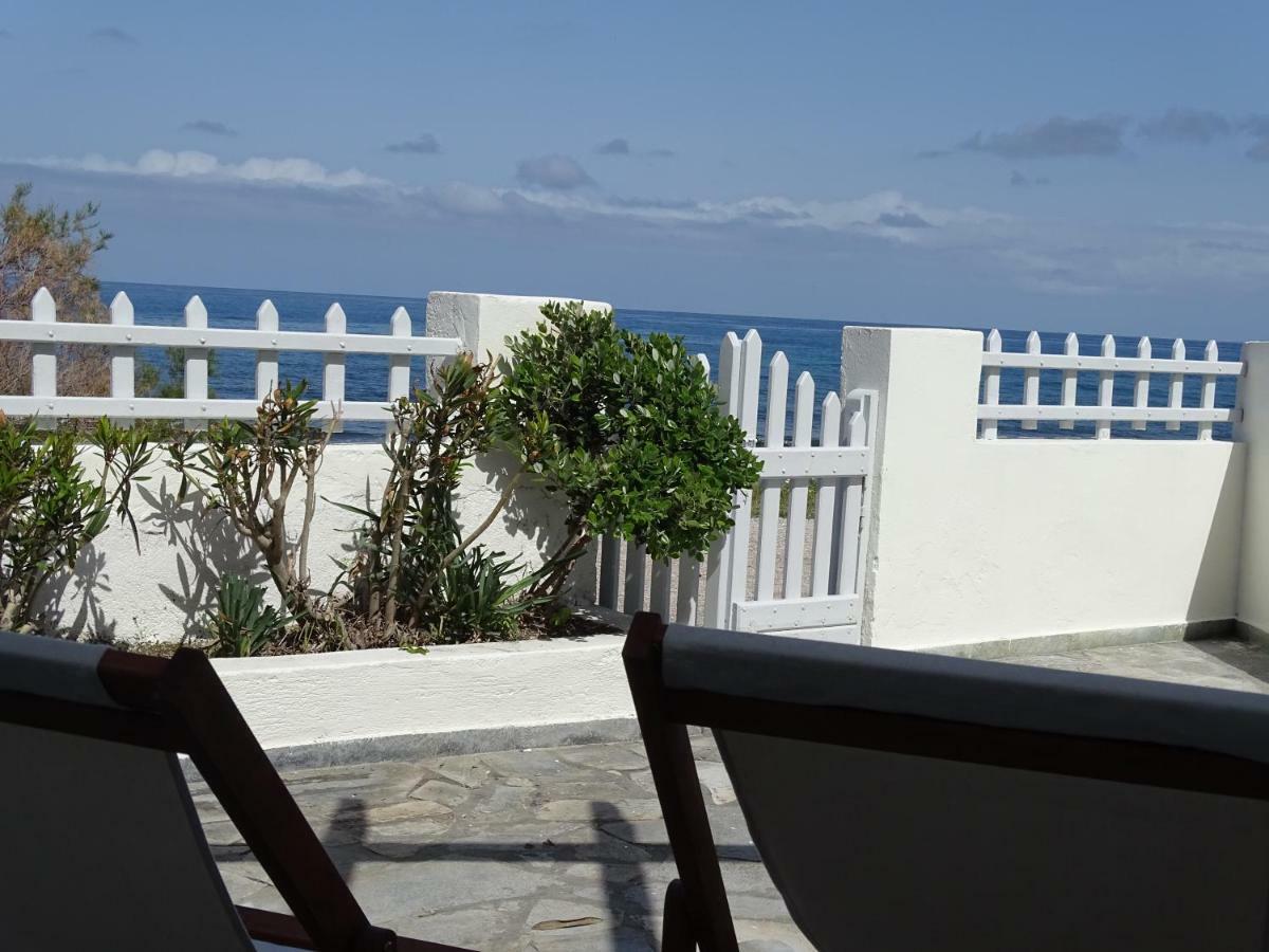 Nama Beach House Монолитос Экстерьер фото